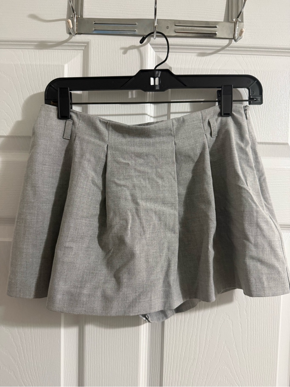 Zara Light Gray Pleated Mini Skirt